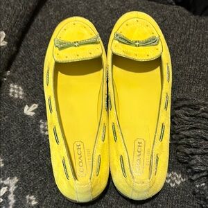 Coach Vibrant leather Yellow Loafers with Bow Accent, like new